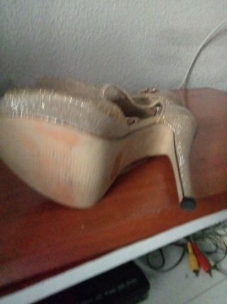 Sandalias doradas 