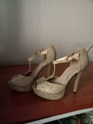Sandalias doradas 