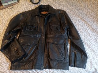Cazadora piel oscura negra