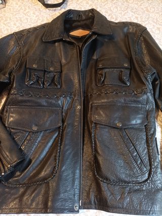 Cazadora piel oscura negra