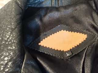Cazadora piel oscura negra