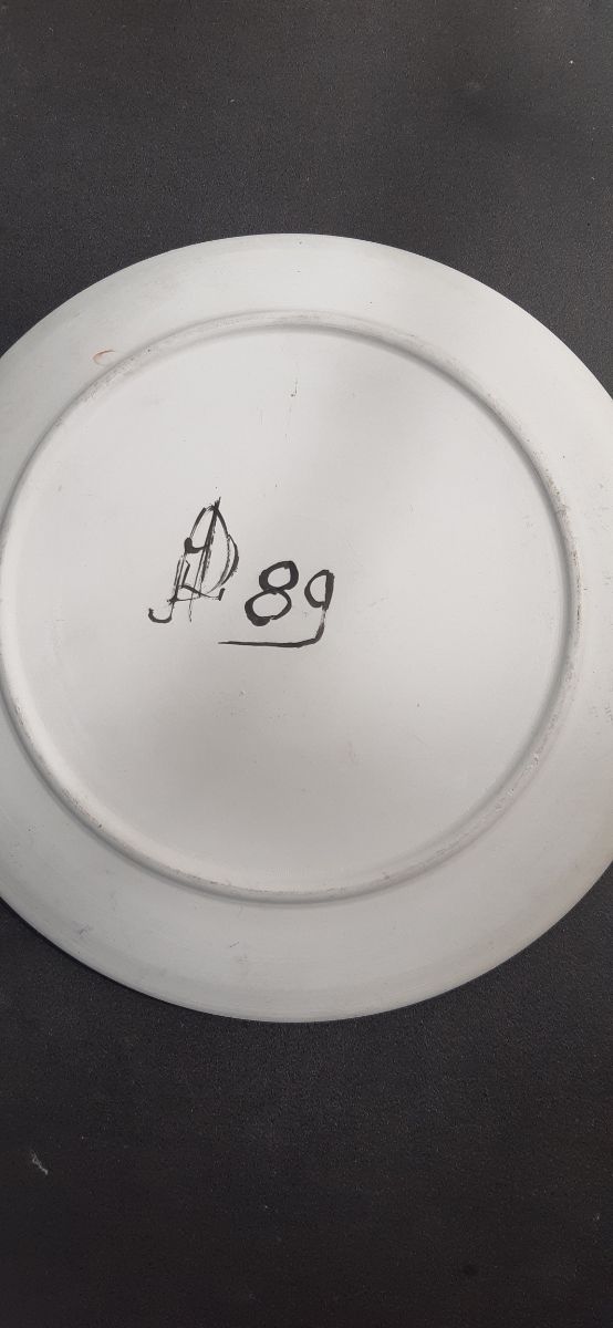 Piatto decorato a mano