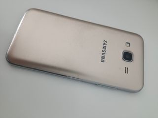 Samsung Galaxy J5 dorado 