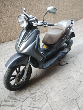 Piaggio Beverly 250