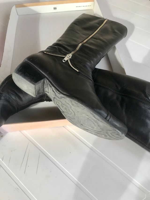 Botas negras piel B.D.A.