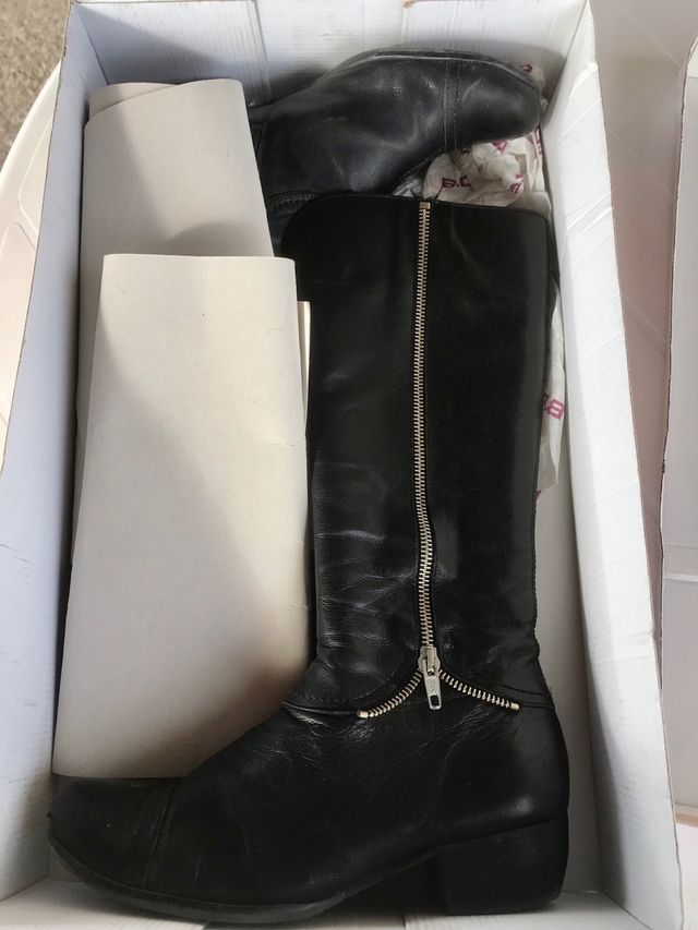 Botas negras piel B.D.A.