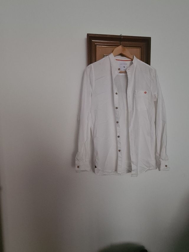 Camisa blanca Polinesia talla S. 6 euros
