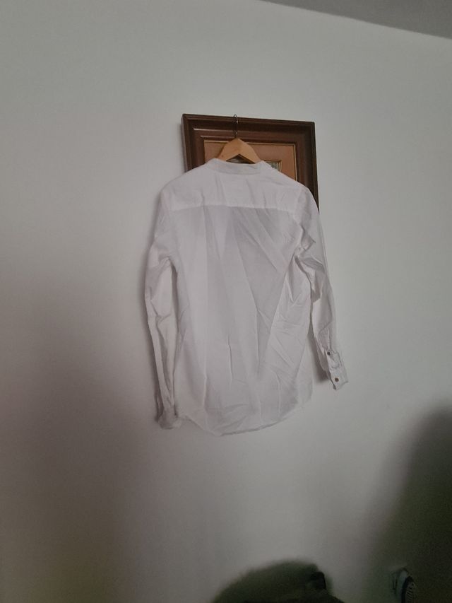 Camisa blanca Polinesia talla S. 6 euros