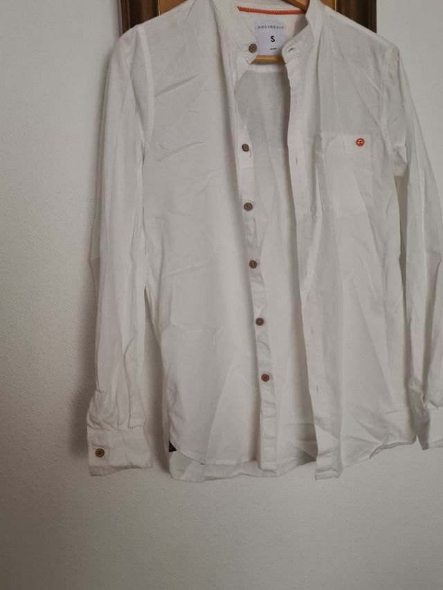 Camisa blanca Polinesia talla S. 6 euros