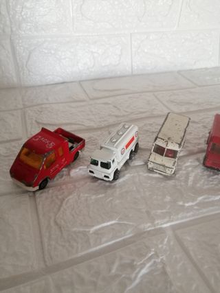 Lote grúa Ford commer Mercedes antiguas 1/64