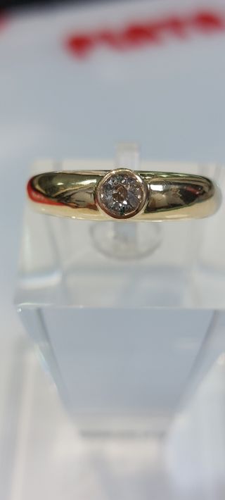 Anillo solitario oro 18k. diamante