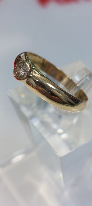 Anillo solitario oro 18k. diamante