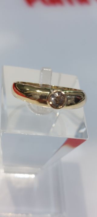 Anillo solitario oro 18k. diamante