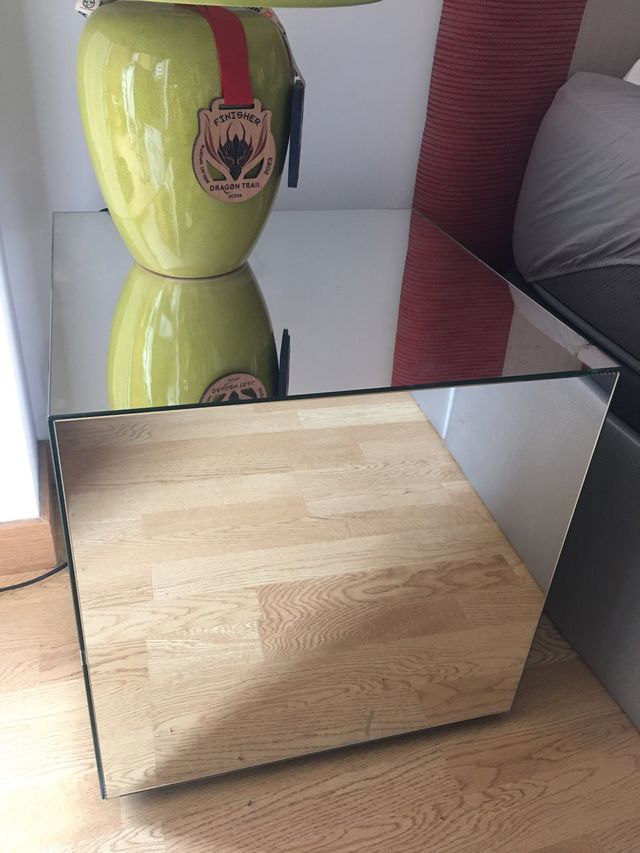 mesas en forma de cubo. mesillas de noche