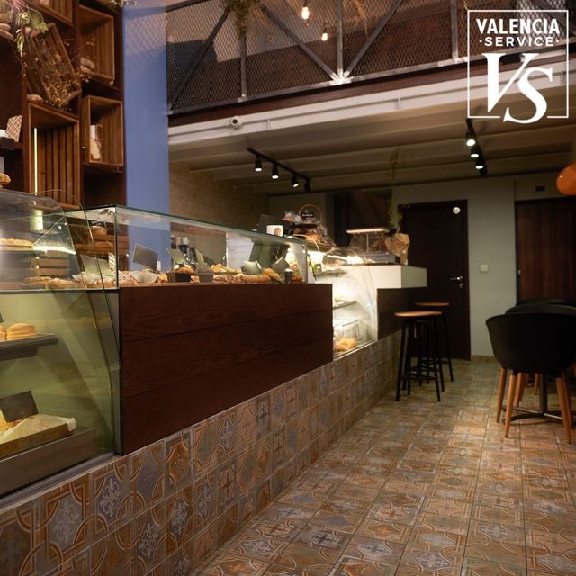 0604 - CAFETERIA-BAR-PASTELERIA EN PATERNA