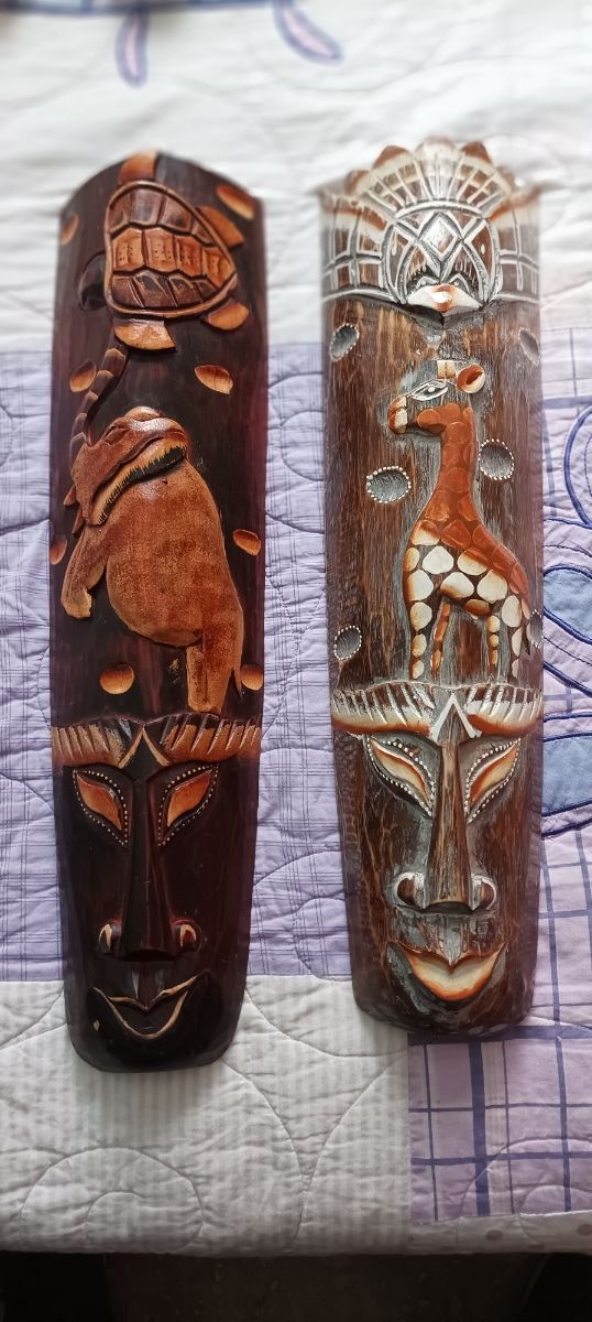 Cuadro careta nuevo tallada 