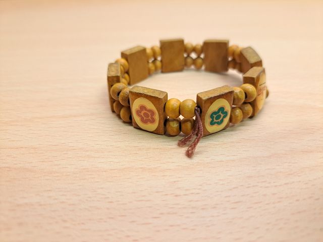 Braccialetto in legno Madagascar 2