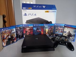 Console ps4 + 8 giochi + 2 controller Sony