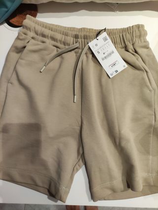Pantalón corto bermuda zara beige crema