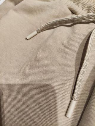 Pantalón corto bermuda zara beige crema