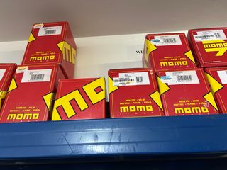 piñas de adaptacion de volante Momo OMP 