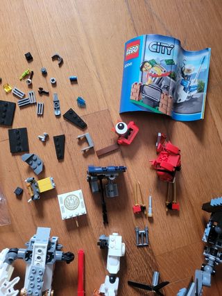 Figuras e peças Lego