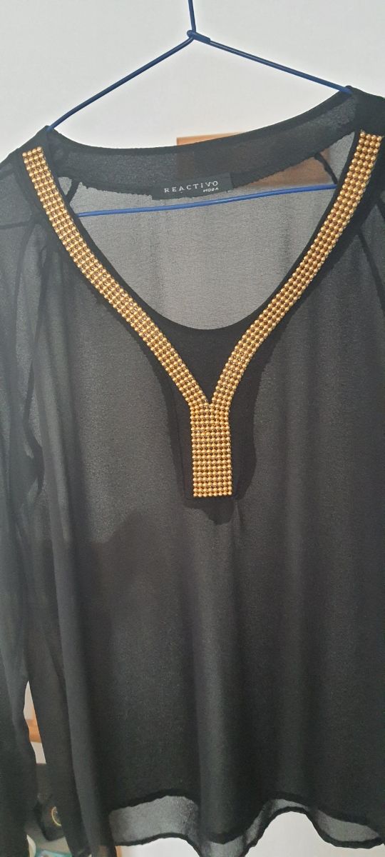 Blusa negra transparente