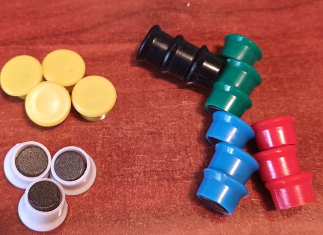 19 imanes de colores redondos 1cm