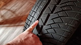 Michelin Pilot Alpin 235/45/18 nieve.