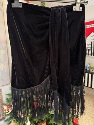 Falda terciopelo con flecos