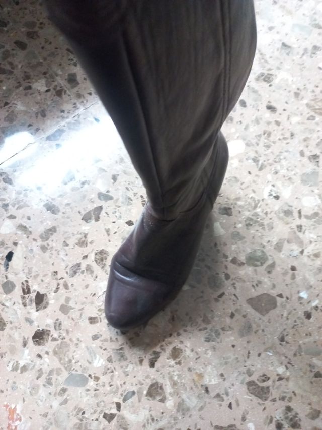 Botas piel.