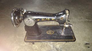 Maquina de coser Alfa