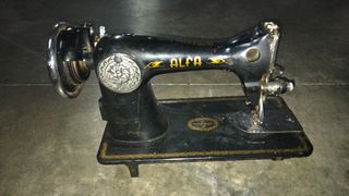 Maquina de coser Alfa