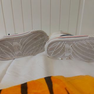 Buzo bebe más zapatillas 