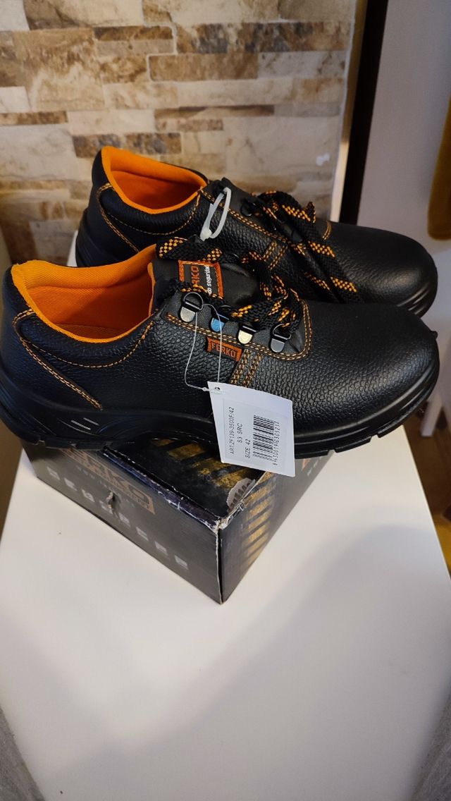 Zapatos de trabajo talla 42
