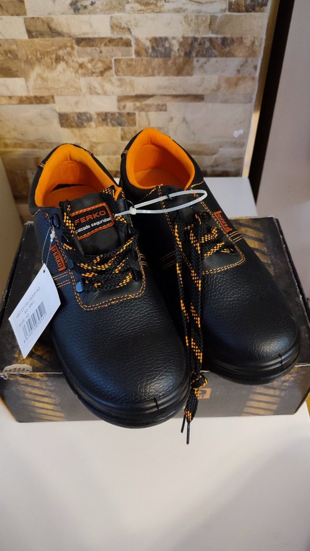 Zapatos de trabajo talla 42