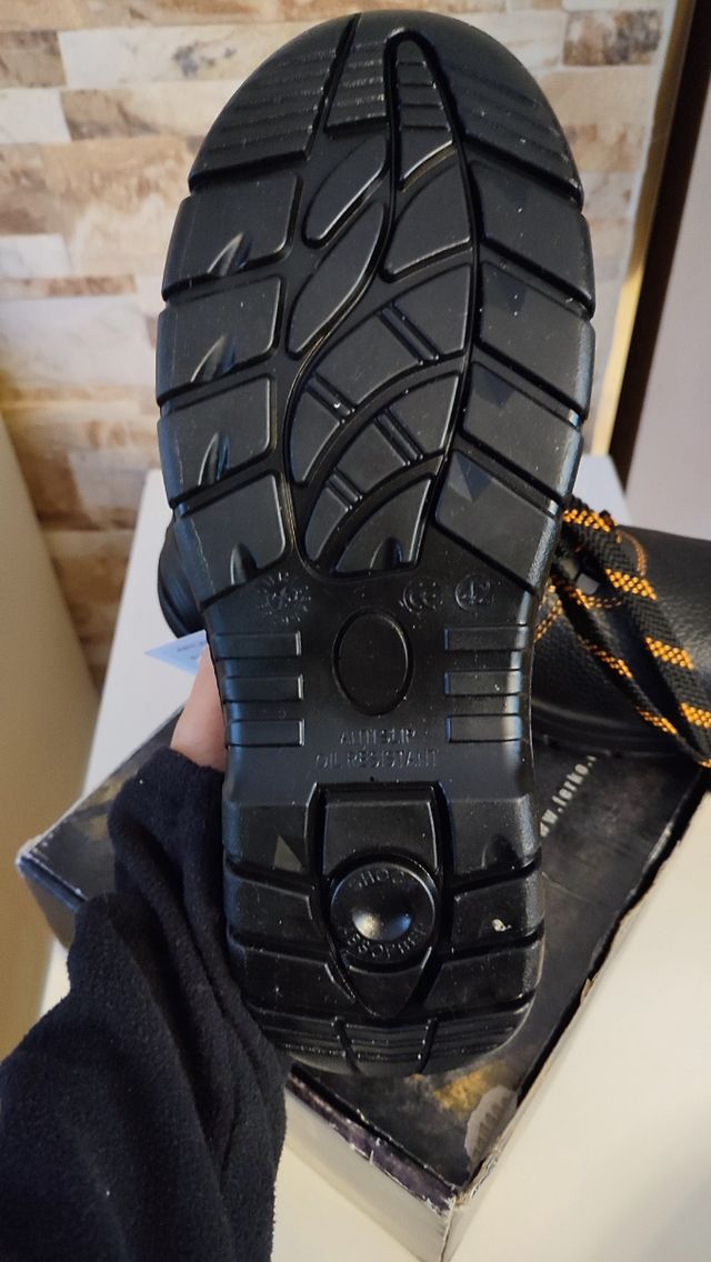 Zapatos de trabajo talla 42
