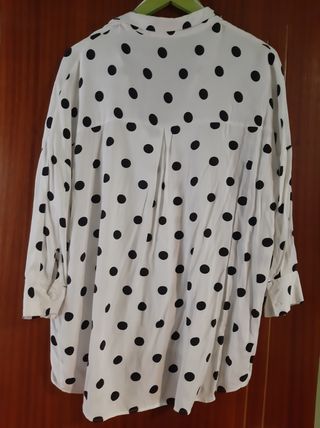 Blusa oversize lunares Stradivarius