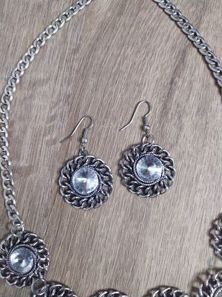 Collar y pendientes bisutería