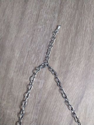 Collar y pendientes de bisutería