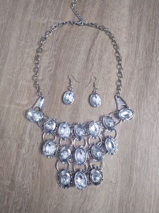 Collar y pendientes bisutería