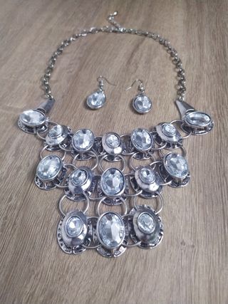 Collar y pendientes bisutería