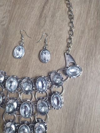 Collar y pendientes bisutería