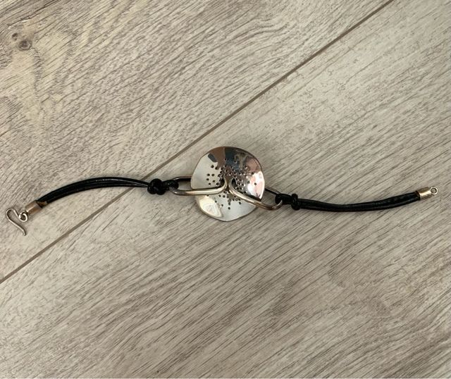 Pulsera de cuero y plata