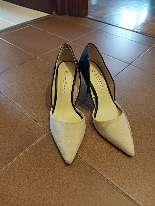 Zapatos tacón Zara.
