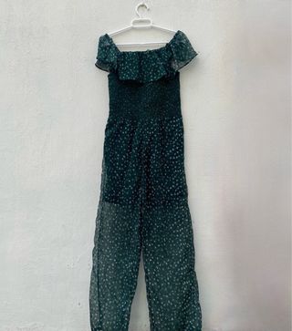 Mono verde con estampado floral