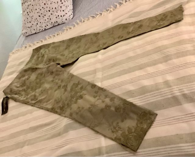 pantalón seda bordada, Moskada. Sin estrenar