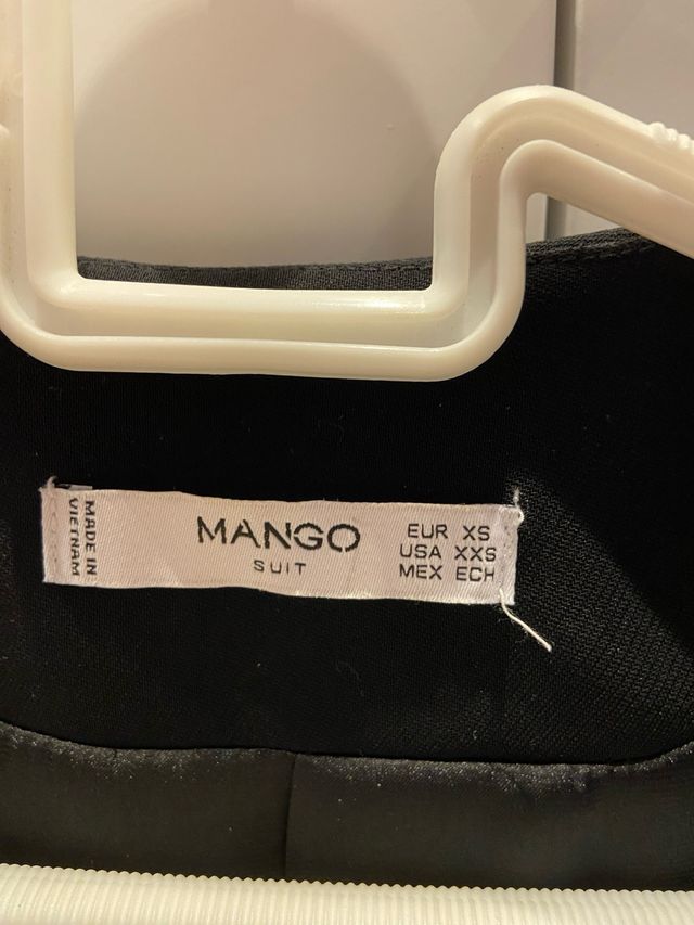Americana corta de Mango