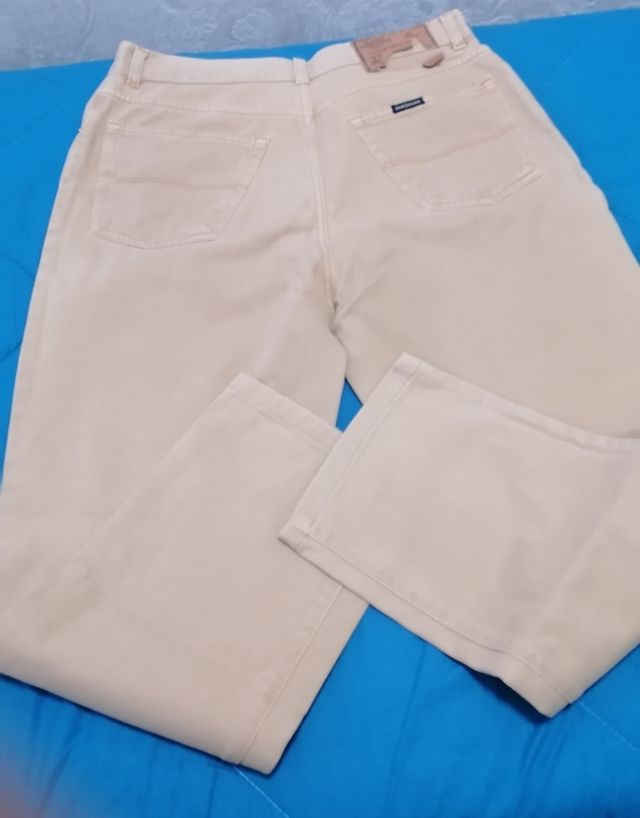 Pantalone New England