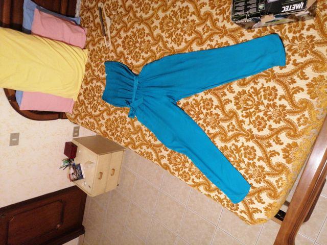 Tuta pantalone intera. Verde Smeraldo.Taglia Unica